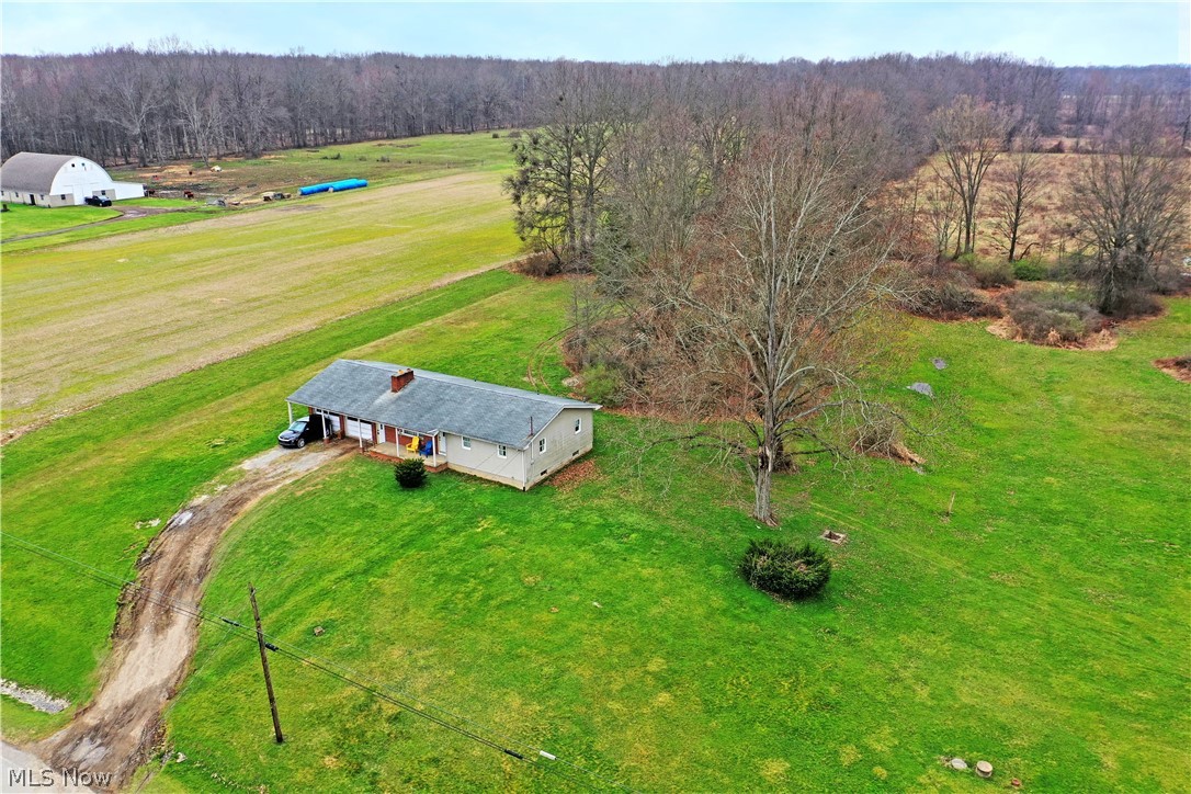 6111 Thompson Clark Road Bristolville OH 44402