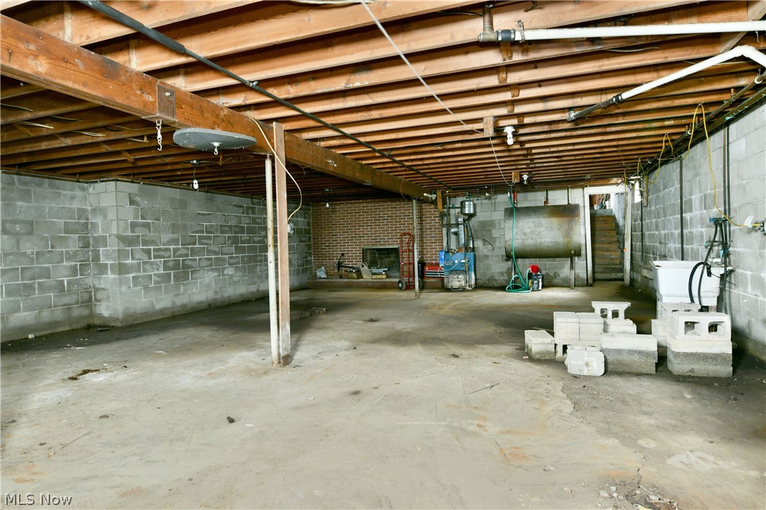 6111 Thompson Clark Road Bristolville OH 44402
