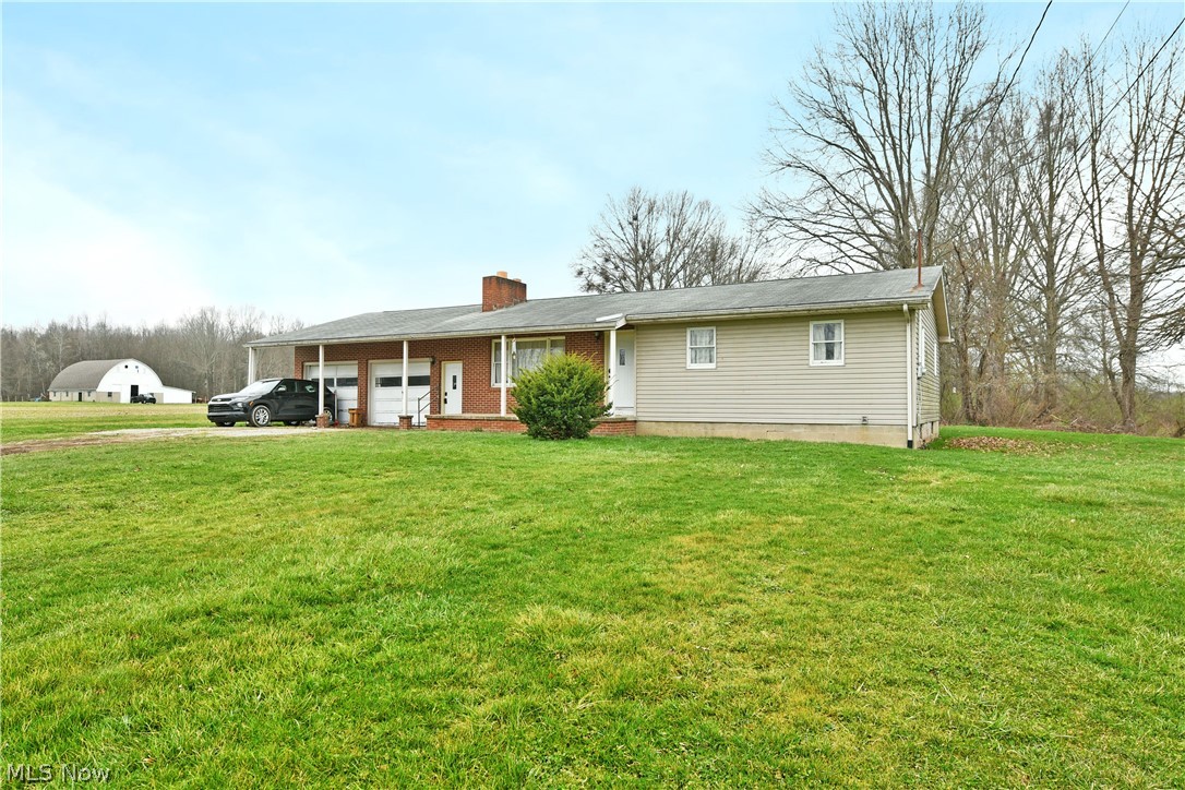 6111 Thompson Clark Road Bristolville OH 44402