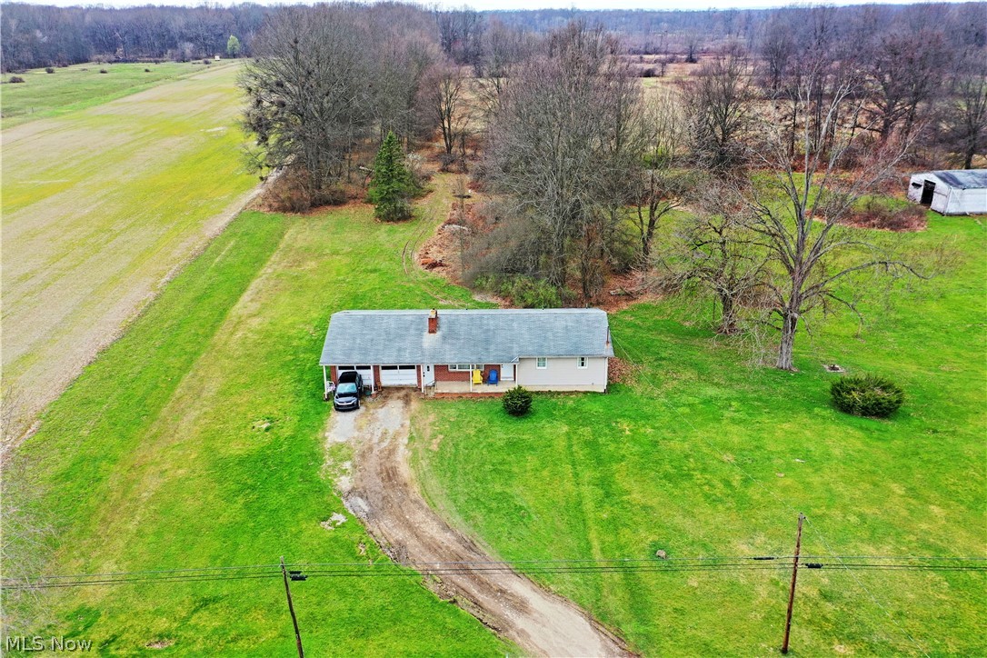 6111 Thompson Clark Road Bristolville OH 44402