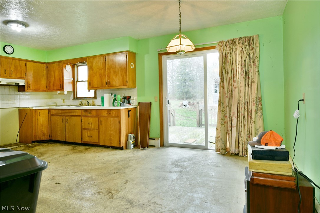 6111 Thompson Clark Road Bristolville OH 44402