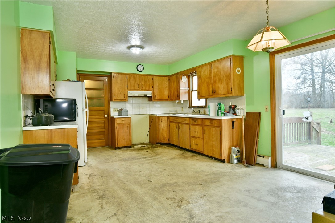 6111 Thompson Clark Road Bristolville OH 44402
