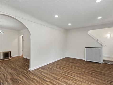18104 Hiller Avenue Cleveland OH 44119