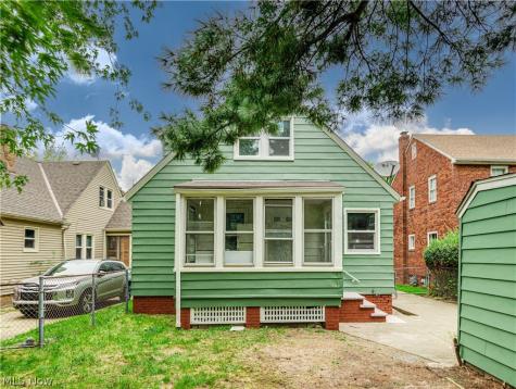 18104 Hiller Avenue Cleveland OH 44119