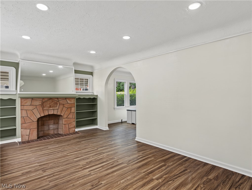 18104 Hiller Avenue Cleveland OH 44119