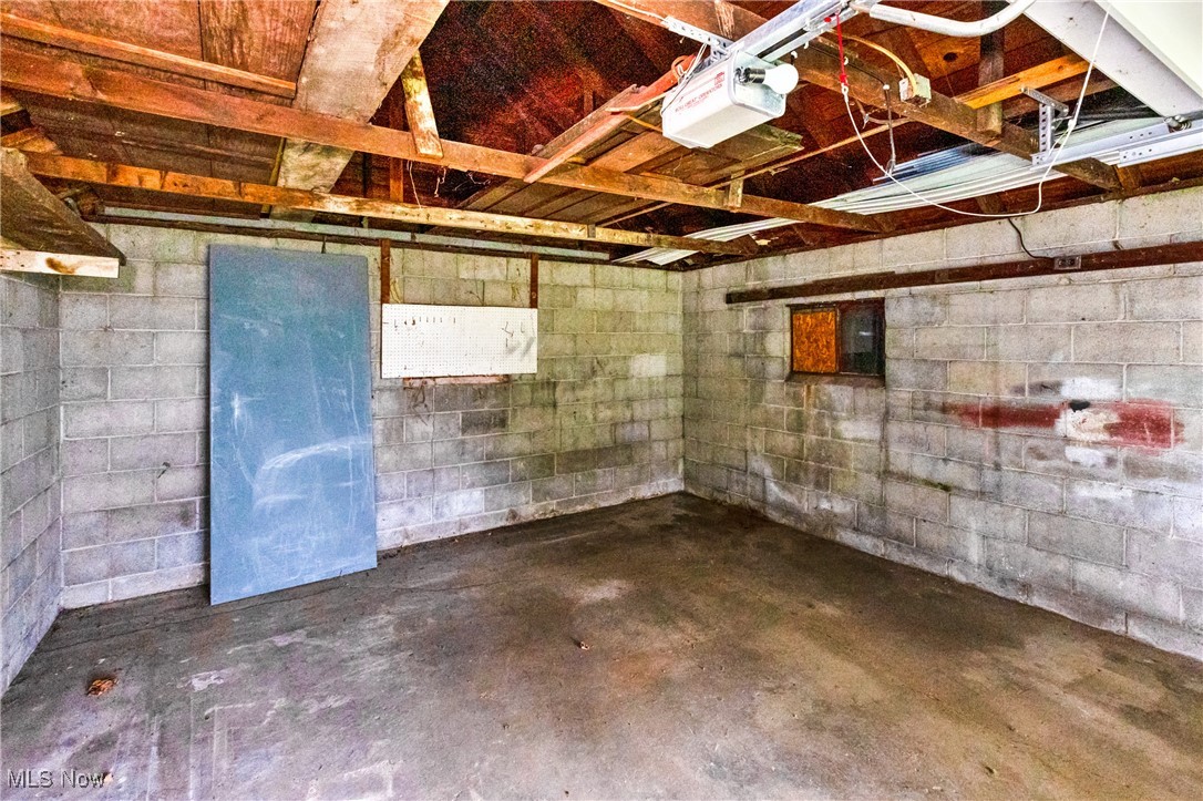 7529 State Line Burghill OH 44404
