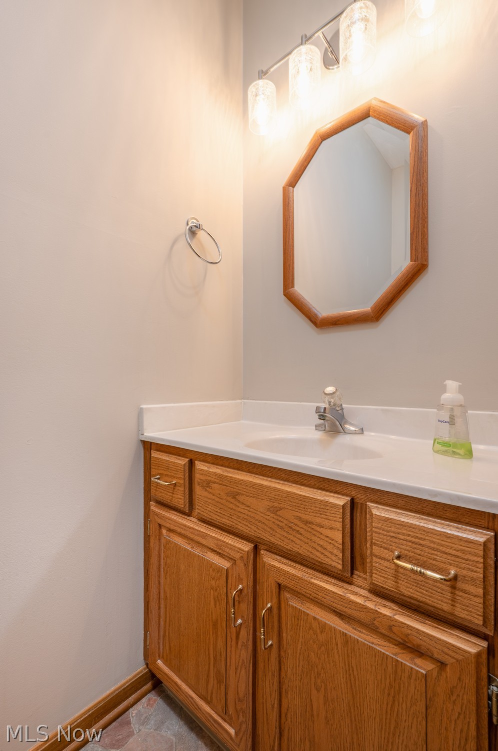 108 E 14th Street Dover OH 44622