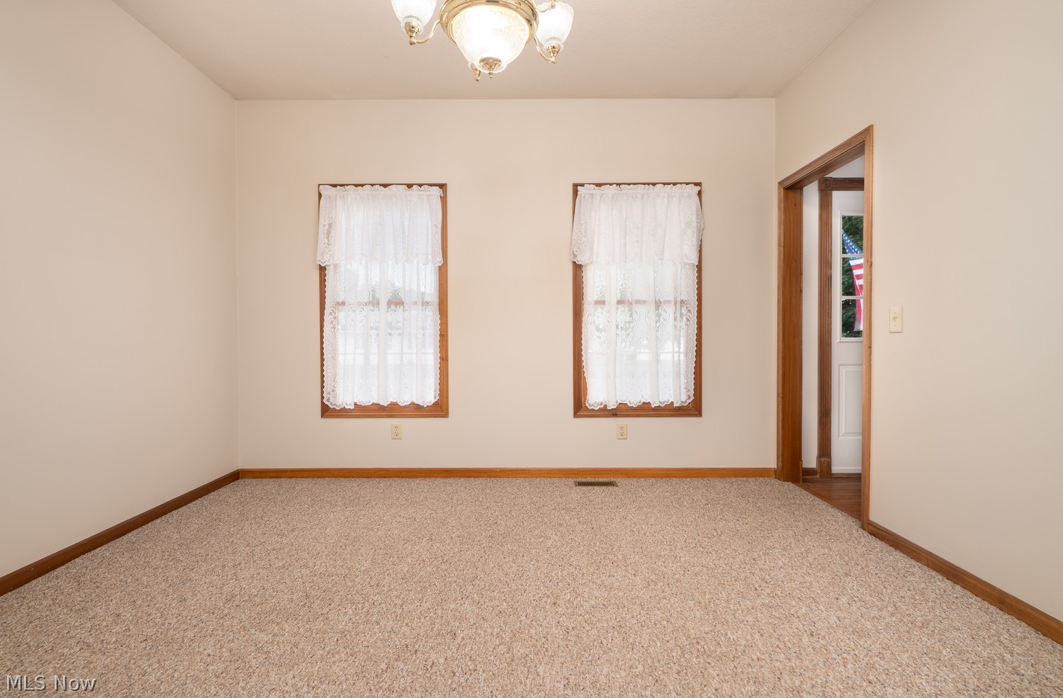 108 E 14th Street Dover OH 44622