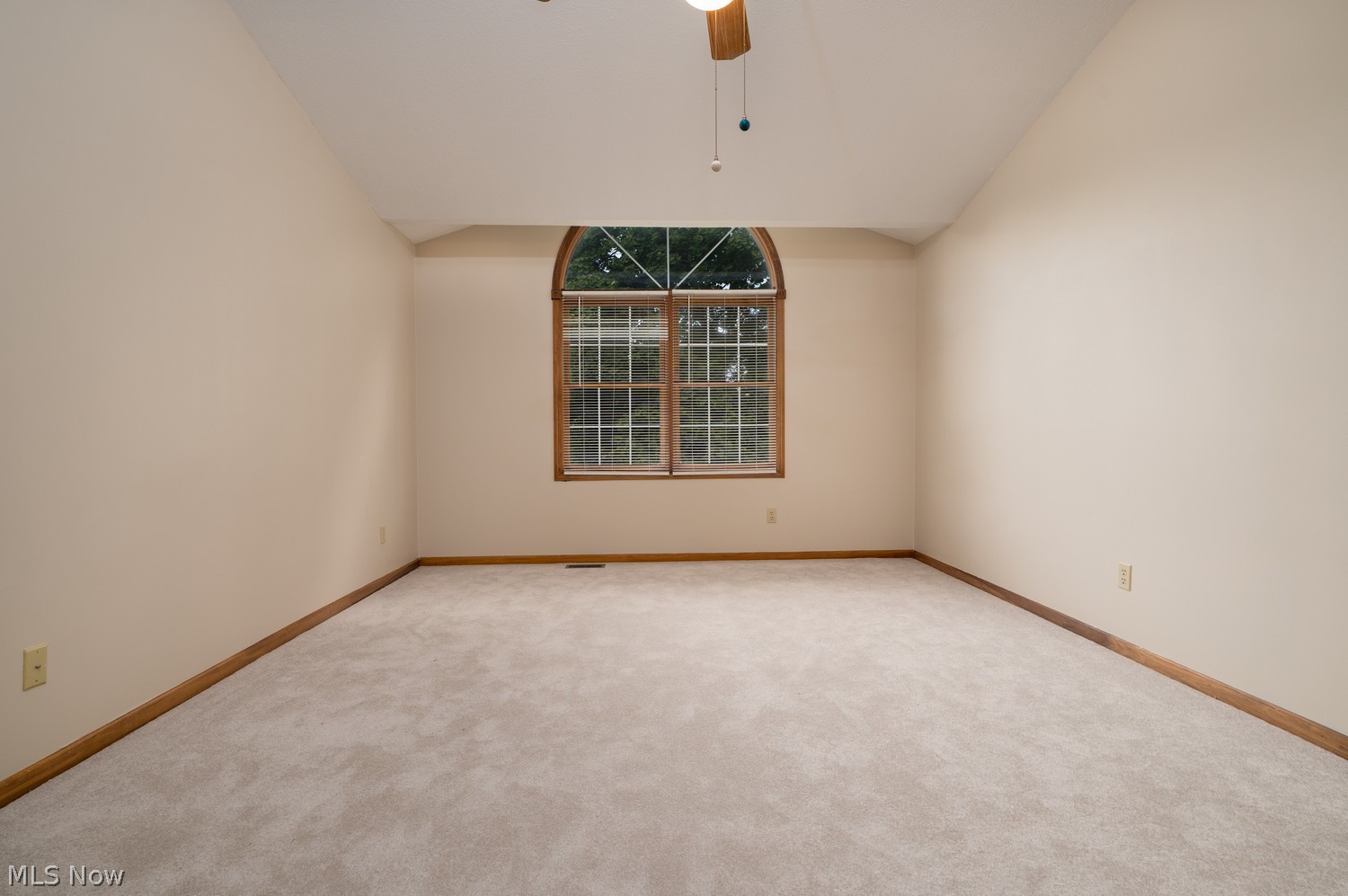 108 E 14th Street Dover OH 44622