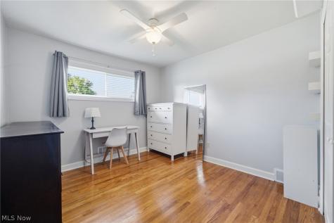 567 Twilight Drive Seven Hills OH 44131