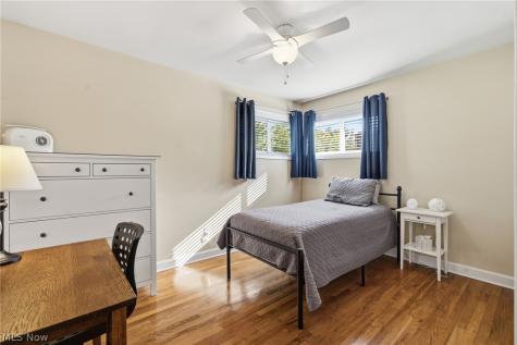 567 Twilight Drive Seven Hills OH 44131