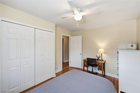 567 Twilight Drive Seven Hills OH 44131