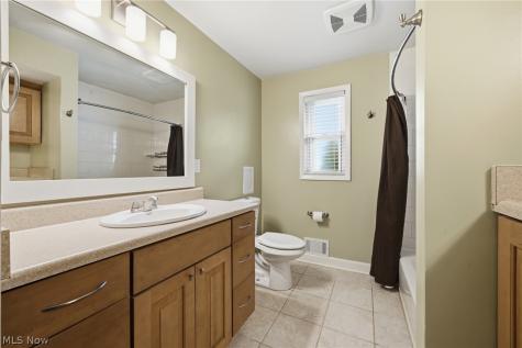 567 Twilight Drive Seven Hills OH 44131