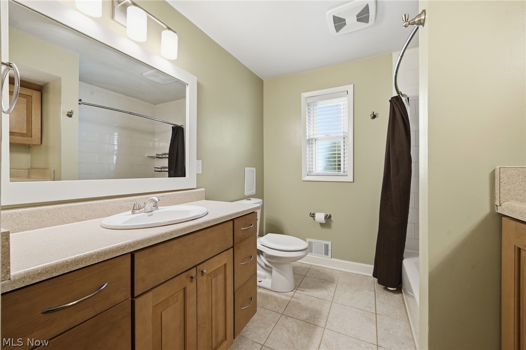 567 Twilight Drive Seven Hills OH 44131