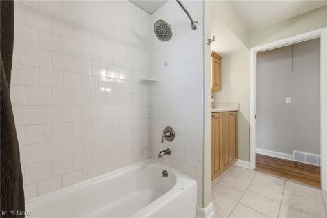 567 Twilight Drive Seven Hills OH 44131