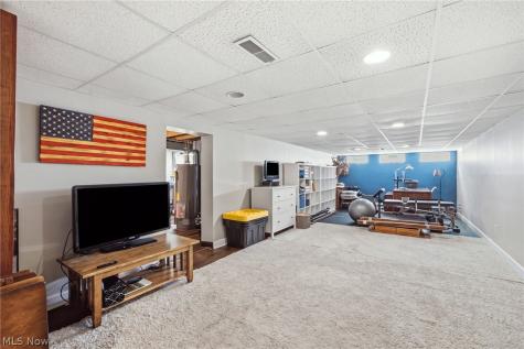 567 Twilight Drive Seven Hills OH 44131