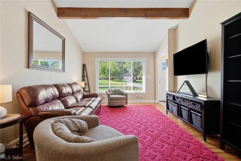 567 Twilight Drive Seven Hills OH 44131