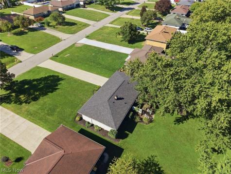 567 Twilight Drive Seven Hills OH 44131
