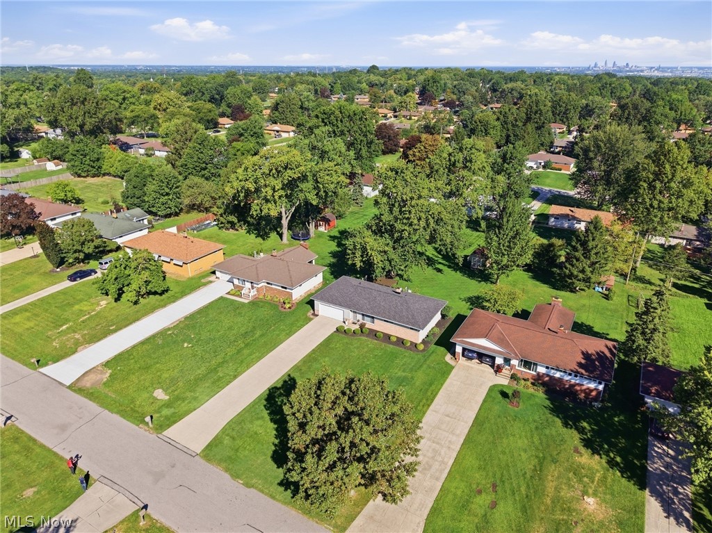 567 Twilight Drive Seven Hills OH 44131