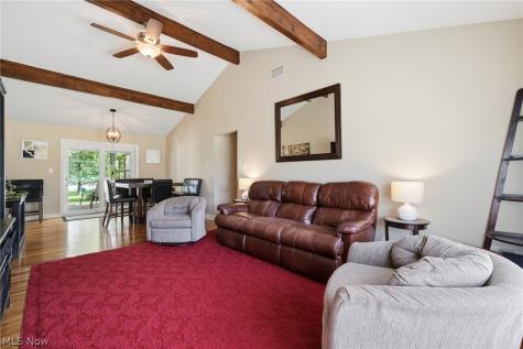 567 Twilight Drive Seven Hills OH 44131