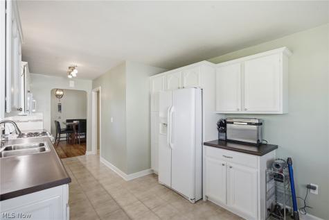 567 Twilight Drive Seven Hills OH 44131