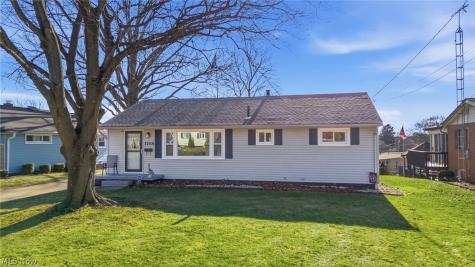 1118 Valley Drive NW North Canton OH 44720