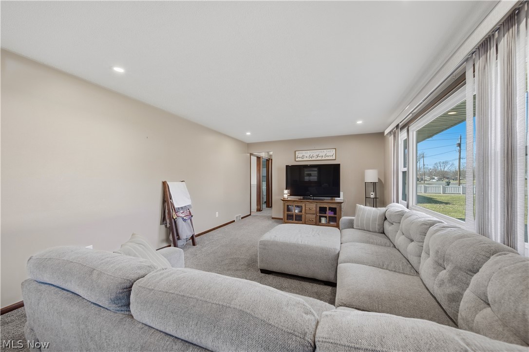 1118 Valley Drive NW North Canton OH 44720