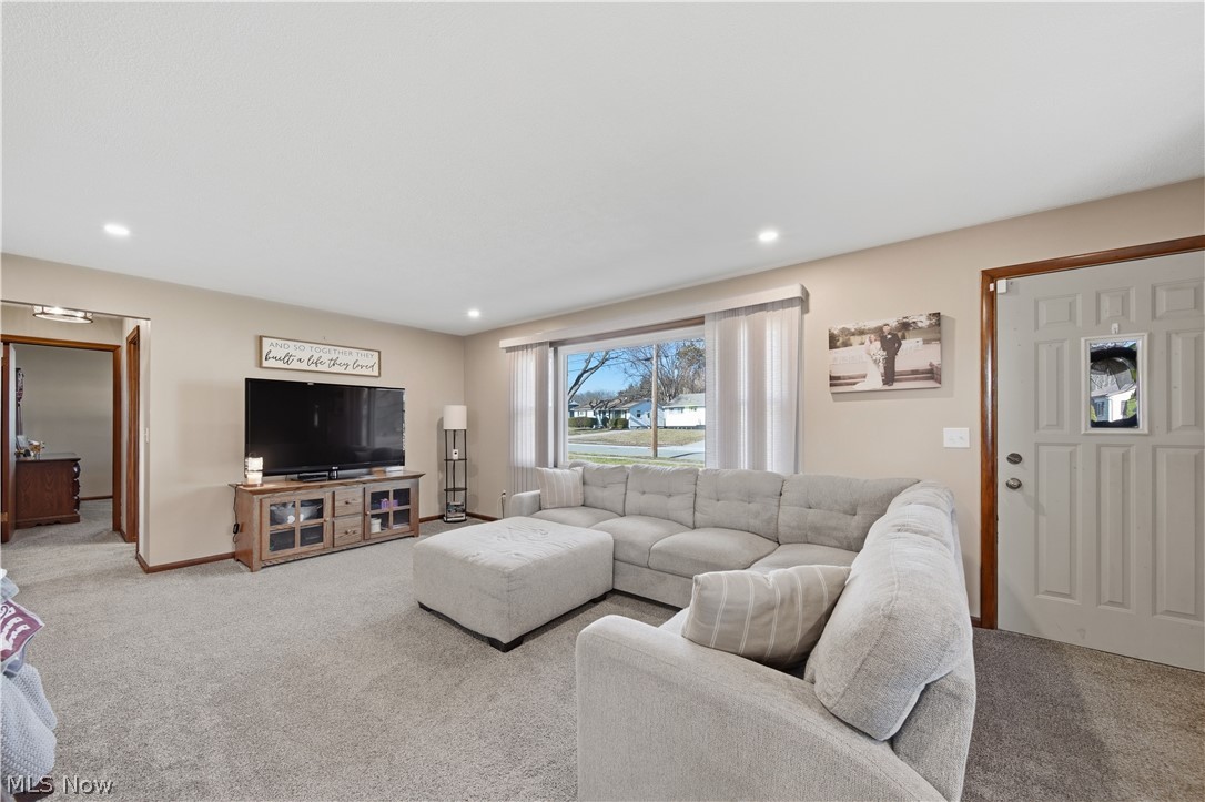1118 Valley Drive NW North Canton OH 44720