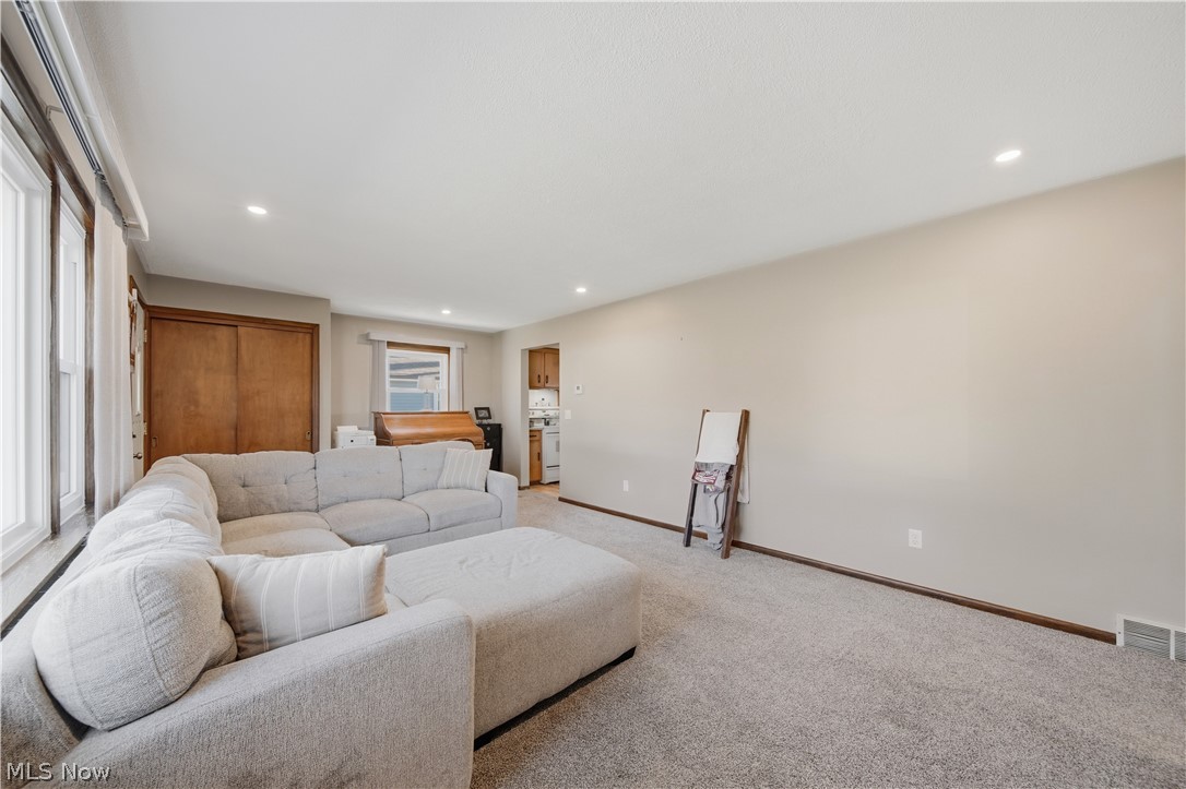 1118 Valley Drive NW North Canton OH 44720