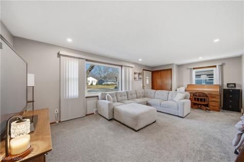 1118 Valley Drive NW North Canton OH 44720