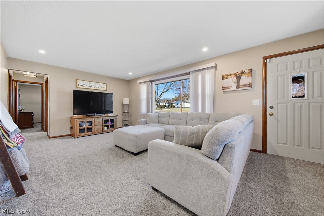 1118 Valley Drive NW North Canton OH 44720