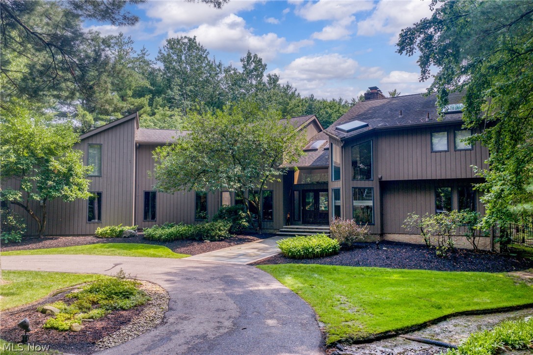 Moreland Hills OH, 50 East Juniper Lane