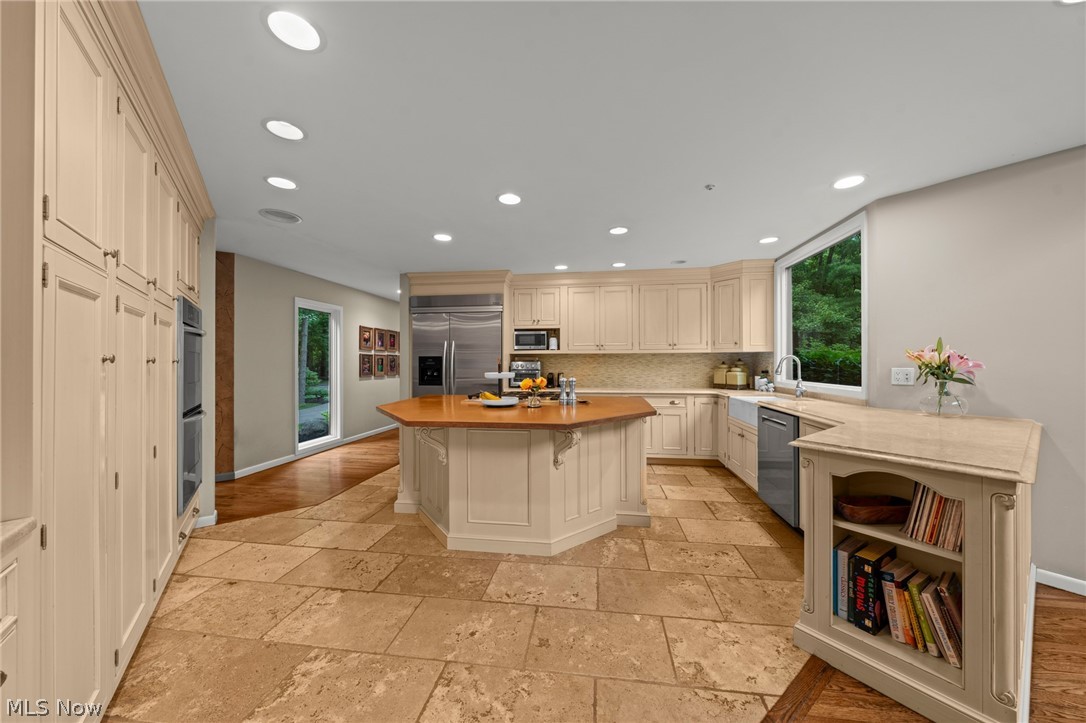 50 East Juniper Lane Moreland Hills OH 44022