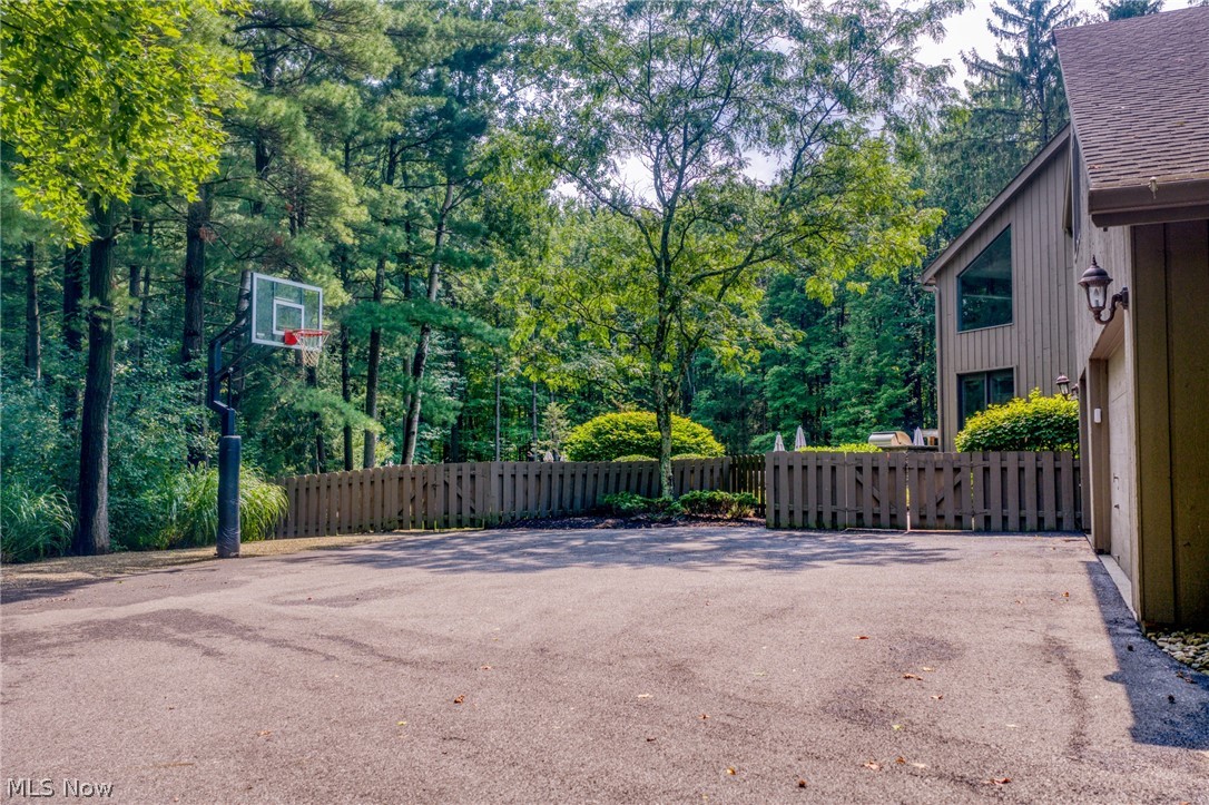 50 East Juniper Lane Moreland Hills OH 44022