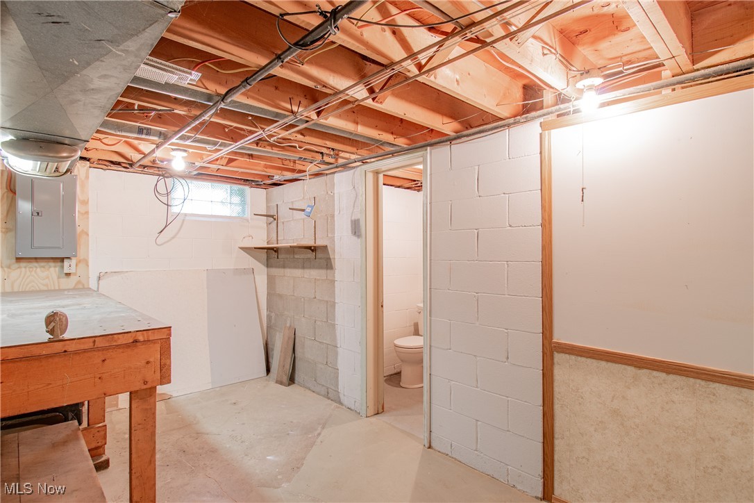 2045 9th Street SW Akron OH 44314