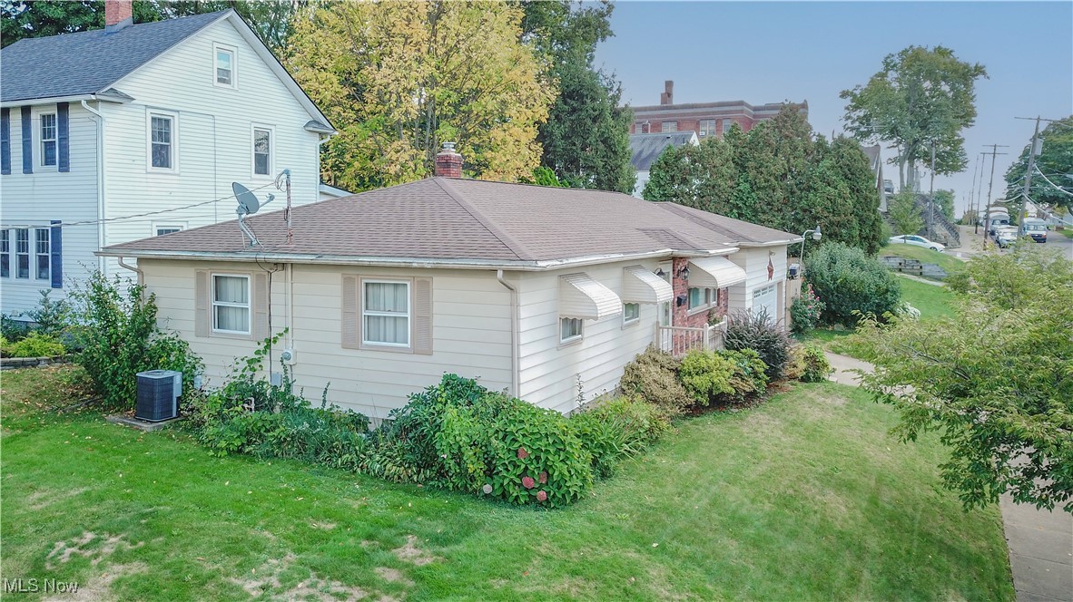 2045 9th Street SW Akron OH 44314