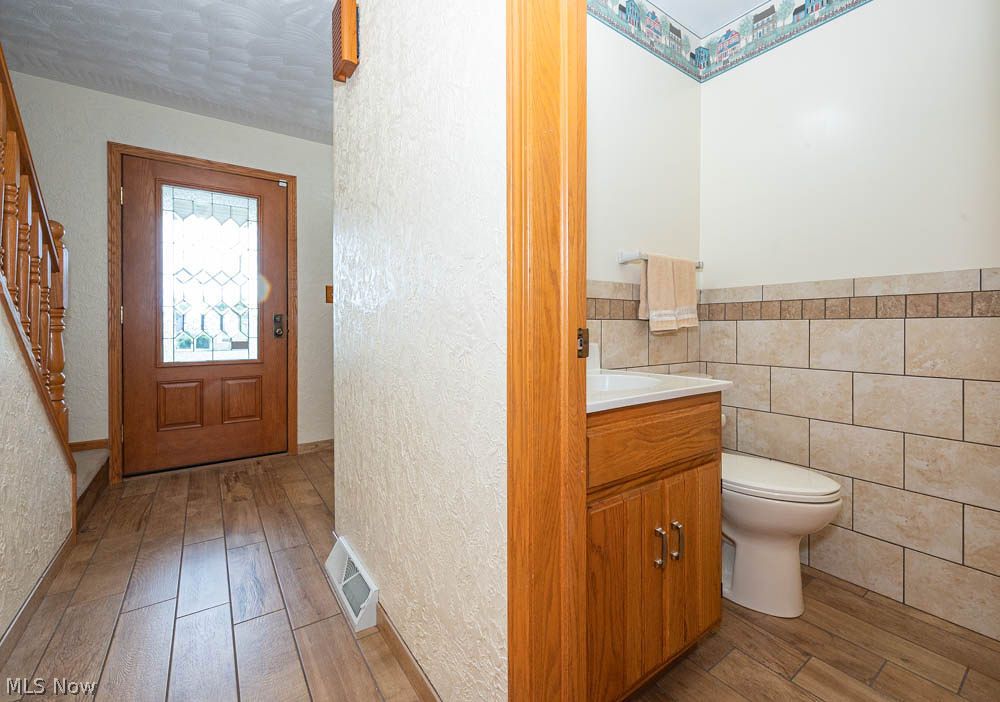 46046 Lori Road East Liverpool OH 43920