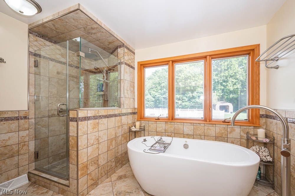 46046 Lori Road East Liverpool OH 43920