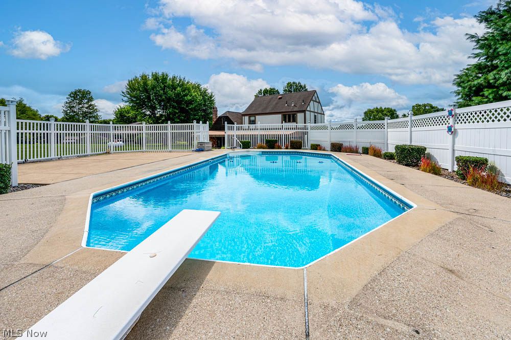 46046 Lori Road East Liverpool OH 43920