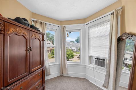 1485 Robinwood Avenue Lakewood OH 44017