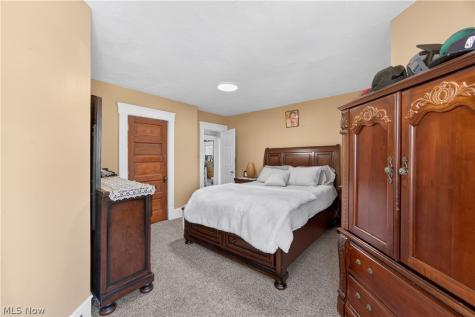 1485 Robinwood Avenue Lakewood OH 44017