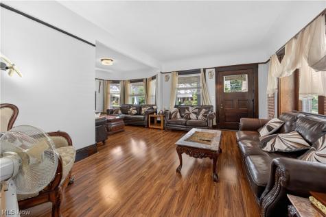 1485 Robinwood Avenue Lakewood OH 44017