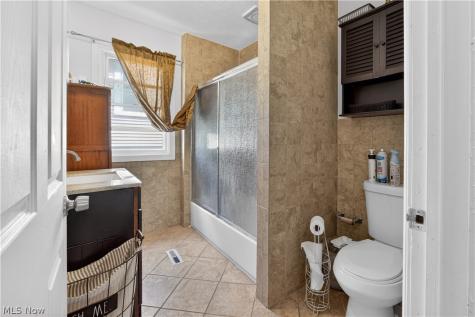 1485 Robinwood Avenue Lakewood OH 44017