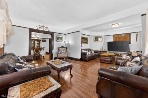1485 Robinwood Avenue Lakewood OH 44017