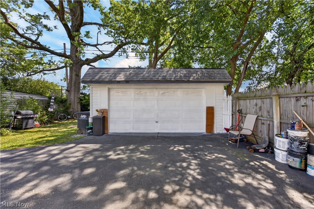 1485 Robinwood Avenue Lakewood OH 44017