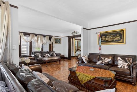 1485 Robinwood Avenue Lakewood OH 44017
