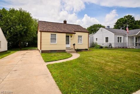 2817 Fletcher Avenue NE Canton OH 44705