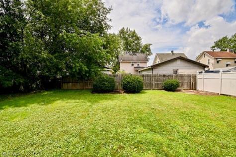 2817 Fletcher Avenue NE Canton OH 44705