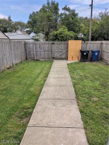 3125 W 70th Street Cleveland OH 44102