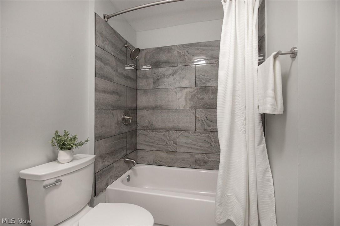 3125 W 70th Street Cleveland OH 44102